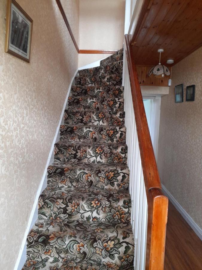 The Hollow Тълоу Екстериор снимка